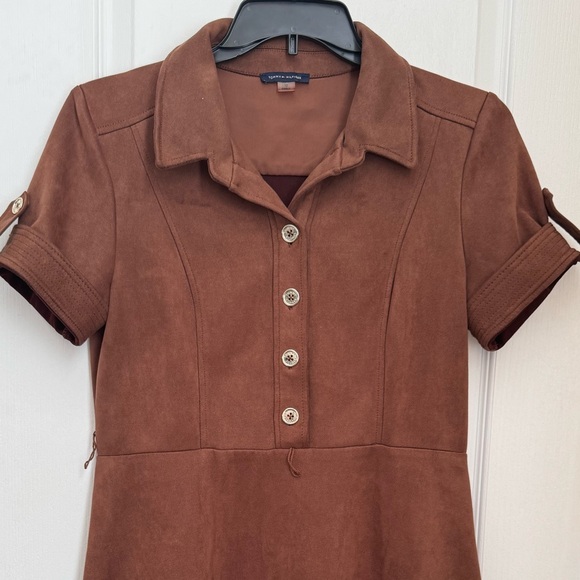 TOMMY HILFIGER SHIRTDRESS. FAUX SUEDE A-LINE. FLATTERING. ELEGANT BROWN COGNAC - Picture 2 of 16